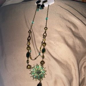 Necklace earring set